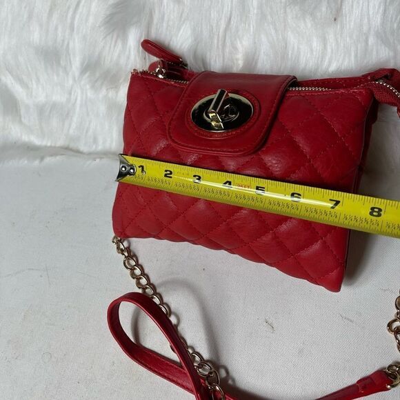 Aldo red quilted crossbody bag with gold tone latch closure. - Picture 4 of 12